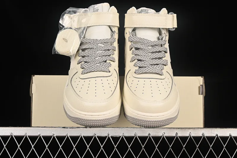 All categories Nk Air Force 1 Air Force series Nk Air Force 1 Mid Air Force mid-top Nk Air Force 1'07 Mid gray pearlescent small hook Air Force One mid-top casual sneakers SG2356-806